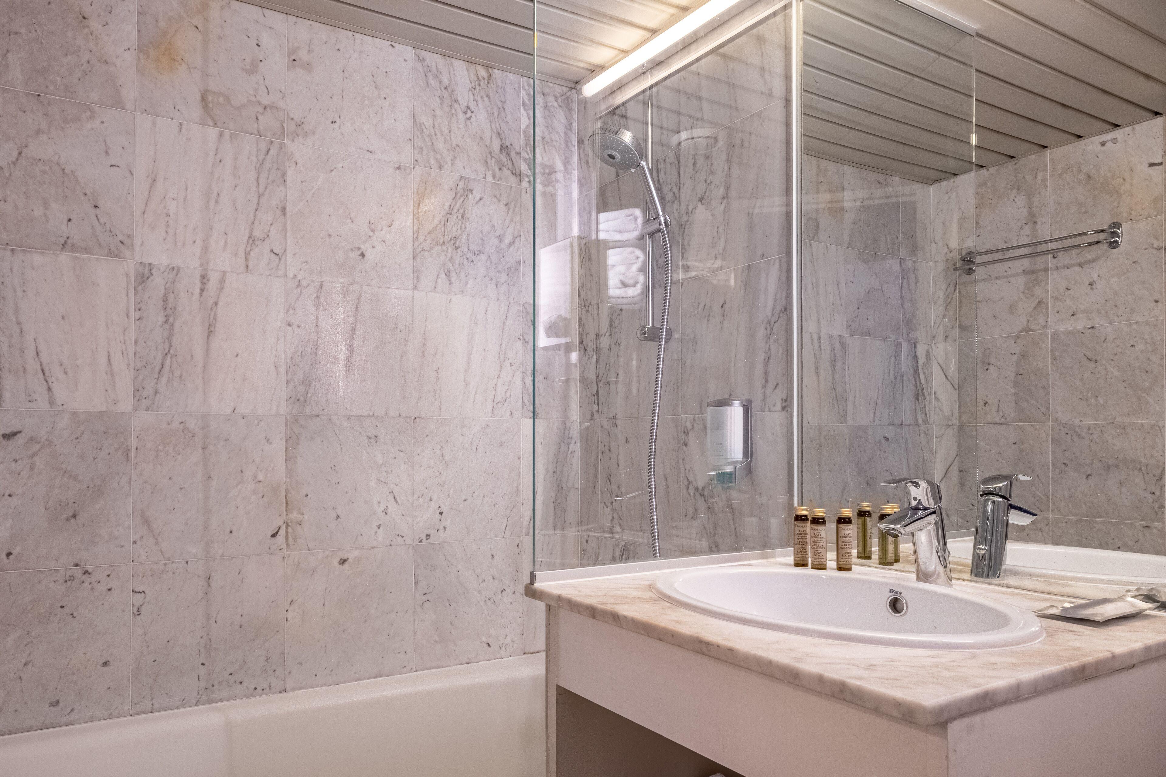 Baudelaire Opéra 3*