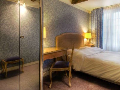 Hotel Baudelaire Opéra Parigi